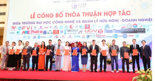 Trường đại học Công nghệ và Quản lý Hữu Nghị tặng laptop, miễn phí ký túc xá cho tân sinh viên